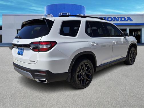 2025 Honda Pilot Touring 8-Passenger