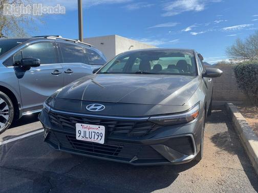 2024 Hyundai ELANTRA SEL