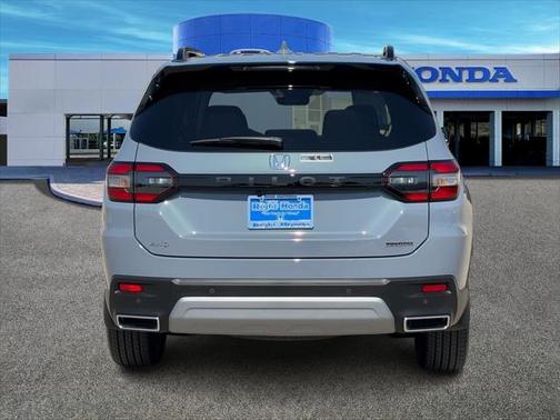 2025 Honda Pilot Touring 8-Passenger