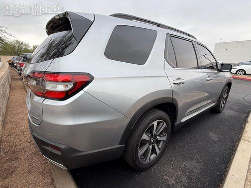 2025 Honda Pilot Touring 8-Passenger