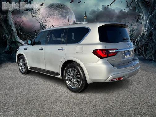 2022 INFINITI QX80 Luxe