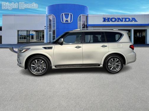 2022 INFINITI QX80 Luxe