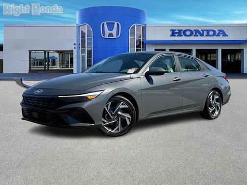 2025 Hyundai ELANTRA SEL