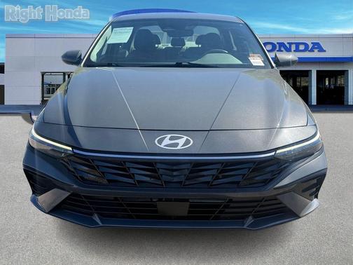 2025 Hyundai ELANTRA SEL