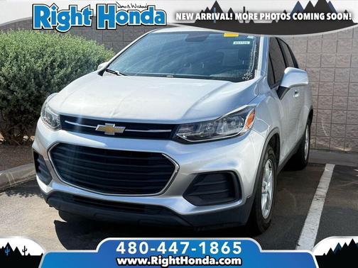 Silver Ice Metallic 2020 Chevrolet Trax LS