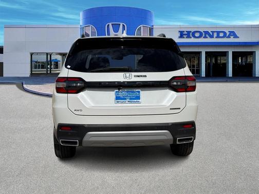 2025 Honda Pilot Touring 8-Passenger