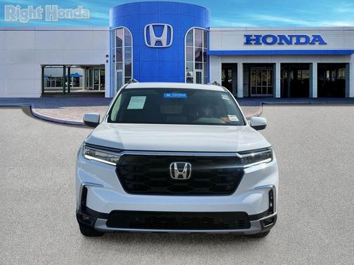 Platinum White Pearl 2025 Honda Pilot Touring 8-Passenger