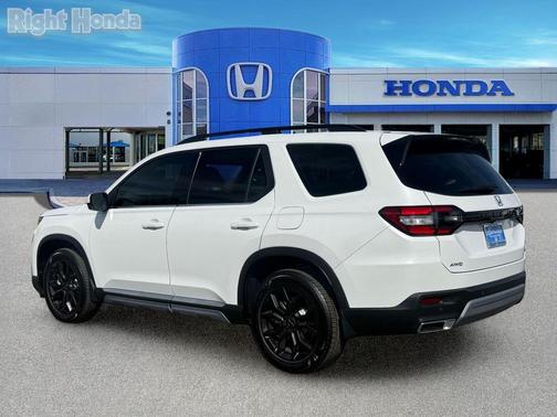 Platinum White Pearl 2025 Honda Pilot Touring 8-Passenger