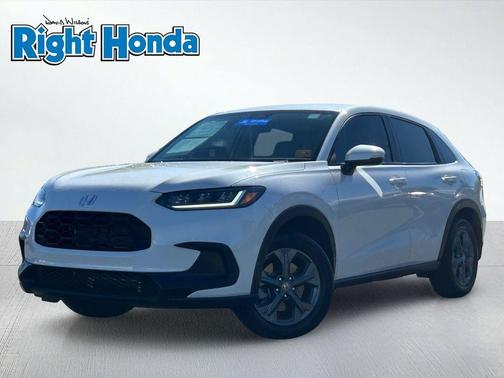 Platinum White Pearl 2026 Honda HR-V LX