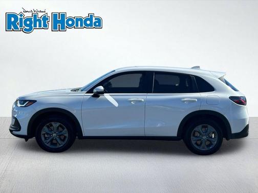 Platinum White Pearl 2026 Honda HR-V LX