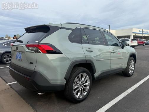 2021 Toyota RAV4 XLE Premium