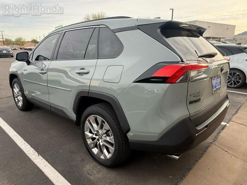2021 Toyota RAV4 XLE Premium