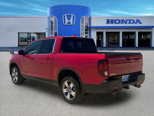 Radiant Red Metallic II 2026 Honda Ridgeline RTL