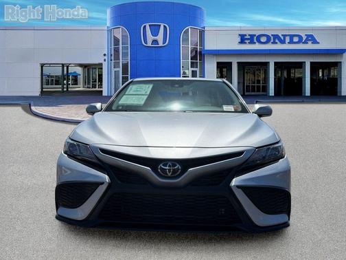 Celestial Silver Metallic 2024 Toyota Camry SE