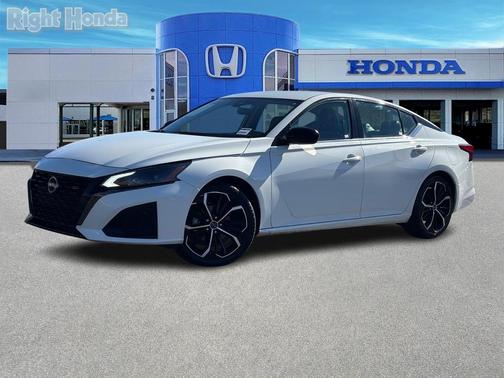 2024 Nissan Altima SR FWD