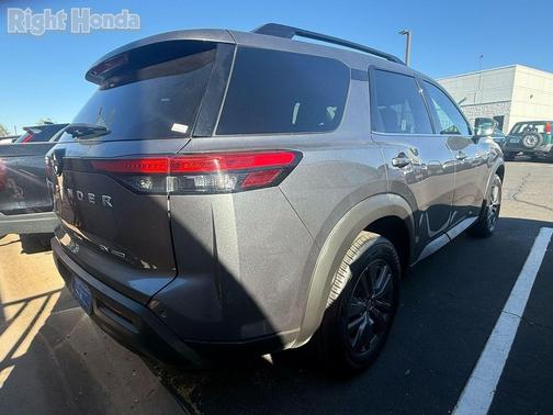 2024 Nissan Pathfinder SV 4WD