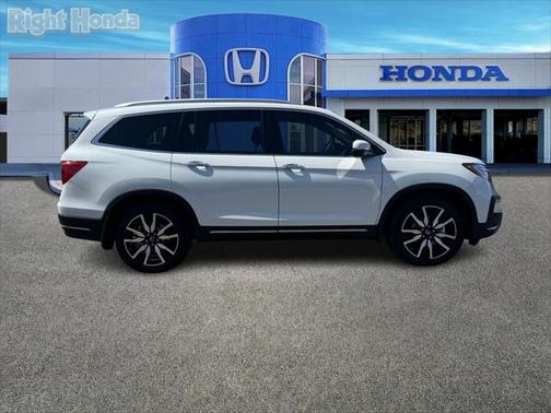 2022 Honda Pilot Touring 8-Passenger
