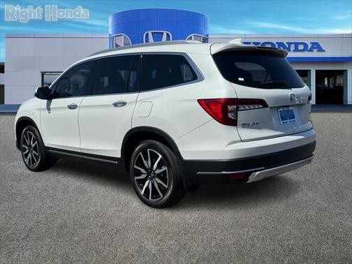 2022 Honda Pilot Touring 8-Passenger
