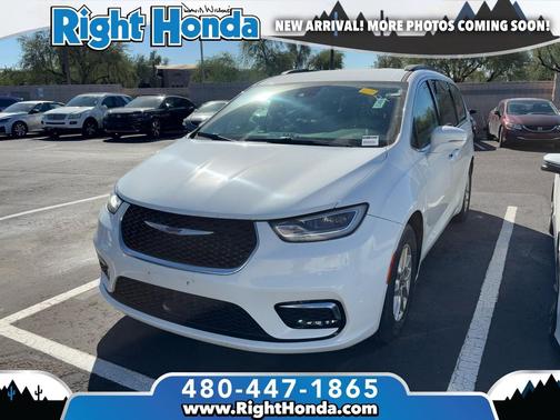 2022 Chrysler Pacifica Touring L