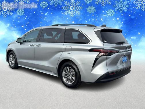 2024 Toyota Sienna XLE