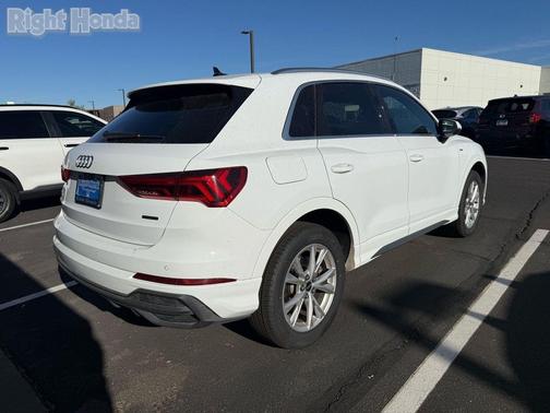 2025 Audi Q3 Premium 45 TFSI S line quattro Tiptronic