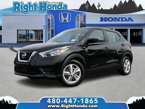 Super Black 2020 Nissan Kicks S