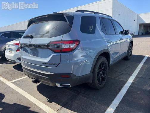 Sonic Gray Pearl 2025 Honda Pilot Black Edition