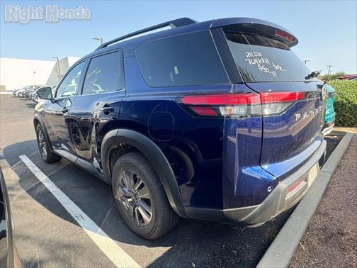 2024 Nissan Pathfinder SV FWD