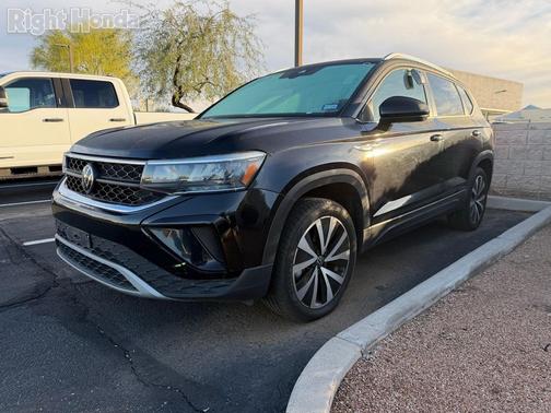 2024 Volkswagen Taos 1.5T SE