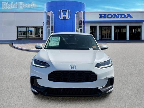 Platinum White Pearl 2025 Honda HR-V LX