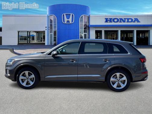 2024 Audi Q7 45 Premium Plus