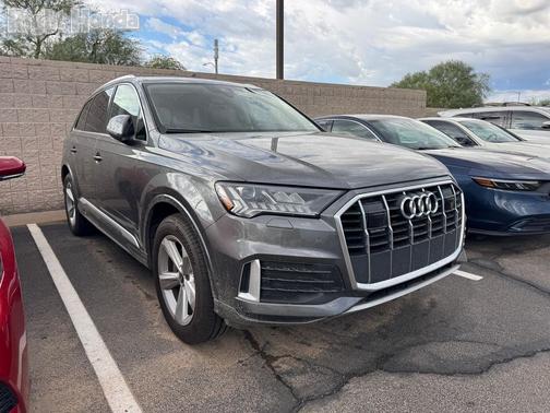 2024 Audi Q7 45 Premium Plus