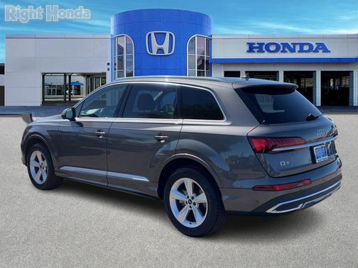 2024 Audi Q7 45 Premium Plus