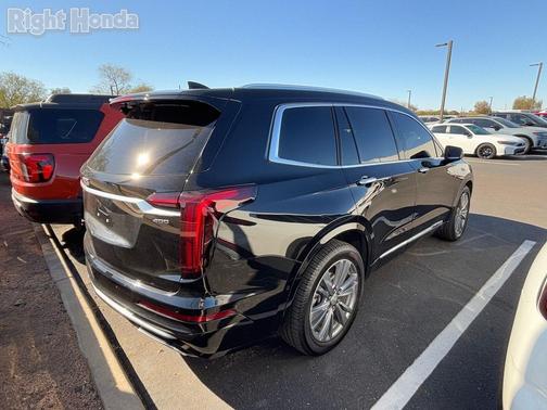 2022 Cadillac XT6 Premium Luxury FWD