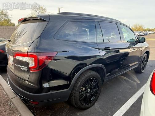 2022 Honda Pilot AWD Black Edition