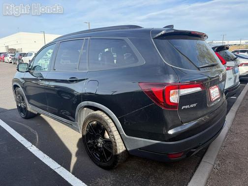 2022 Honda Pilot AWD Black Edition