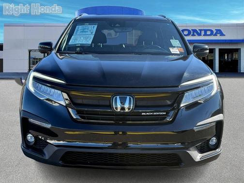 2022 Honda Pilot AWD Black Edition