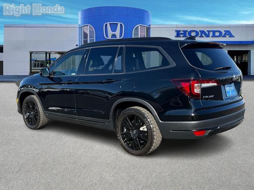 2022 Honda Pilot AWD Black Edition
