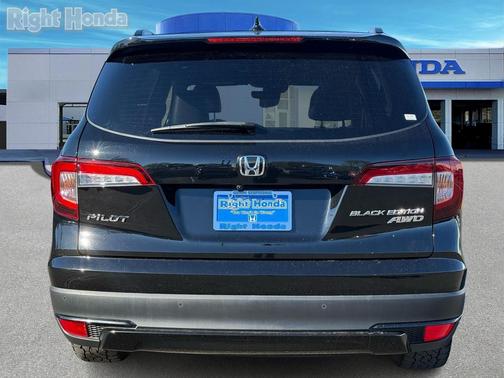 2022 Honda Pilot AWD Black Edition