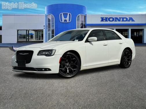 2019 Chrysler 300 S