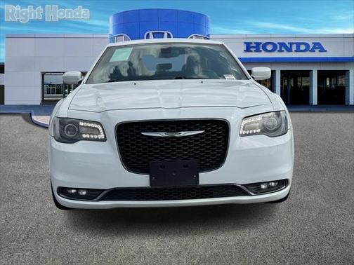 2019 Chrysler 300 S
