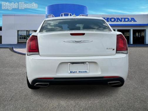 2019 Chrysler 300 S