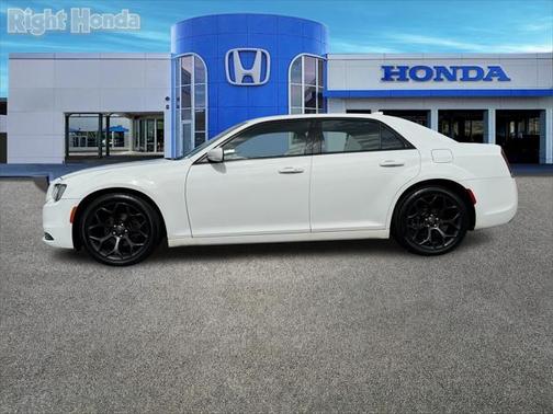 2019 Chrysler 300 S