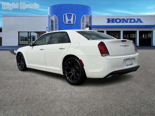 2019 Chrysler 300 S