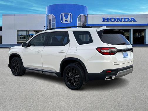 2025 Honda Pilot Touring 8-Passenger