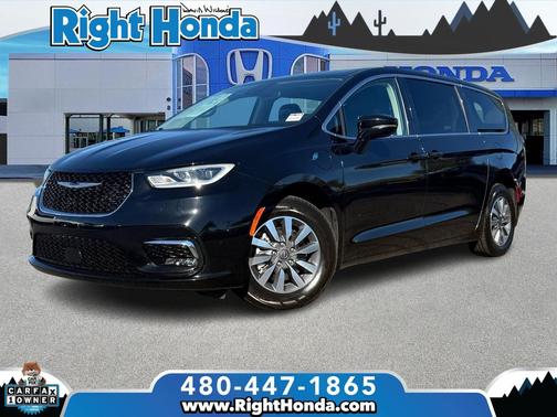 2024 Chrysler Pacifica Hybrid Select