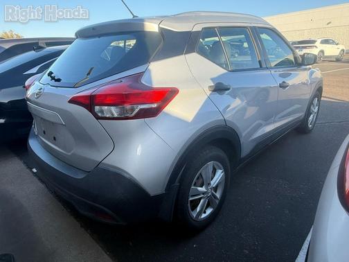 2019 Nissan Kicks S