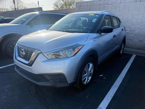 2019 Nissan Kicks S