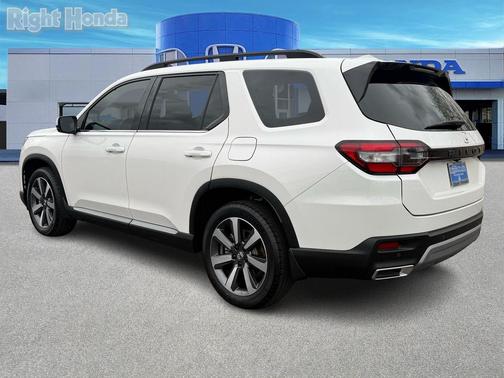 2024 Honda Pilot Touring 8-Passenger