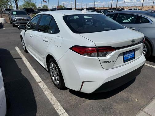 Ice Cap 2025 Toyota Corolla LE